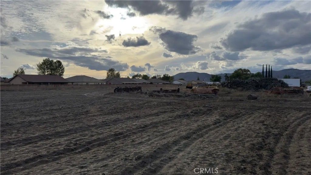 Photo of 669 N Lyon Ave, San Jacinto, CA 92582 (MLS # SW25262458)