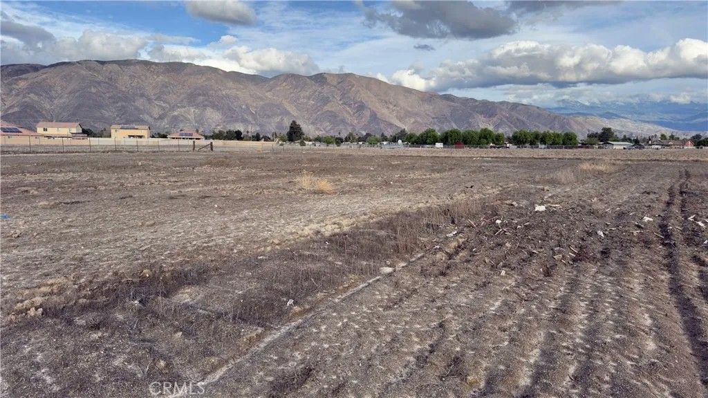 Photo of 669 N Lyon Ave, San Jacinto, CA 92582 (MLS # SW25262458)