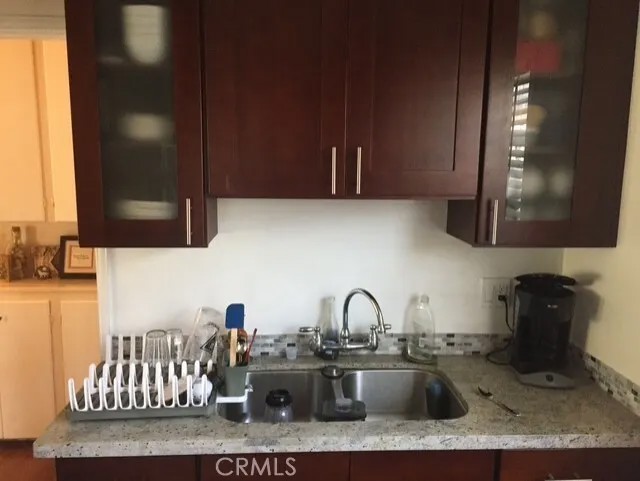 4921 S Centinela