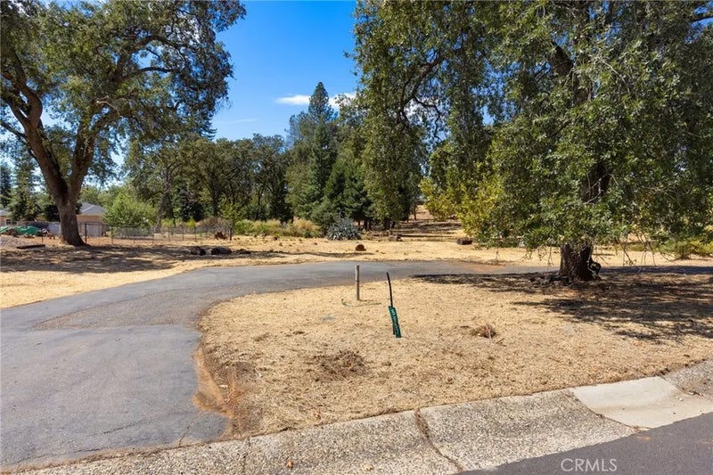 5957 Crestmoor