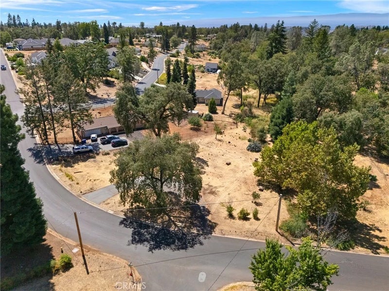 5957 Crestmoor