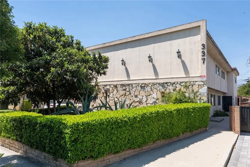 337 W Acacia Avenue