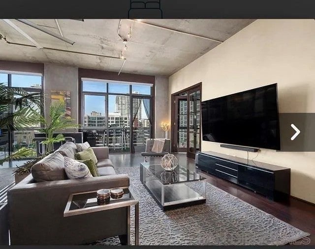 527 10Th Ave 605