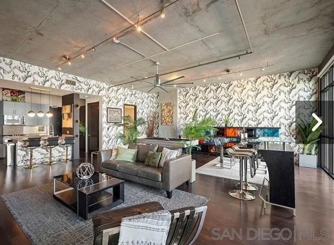 527 10Th Ave 605