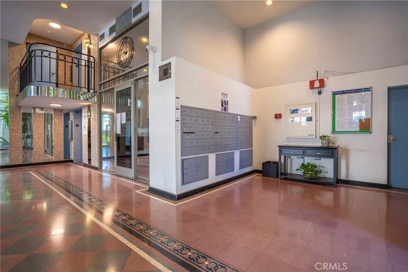 500 S Berendo Street 102