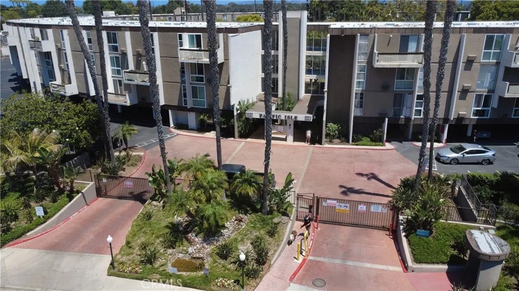 3050 Rue Dorleans 274