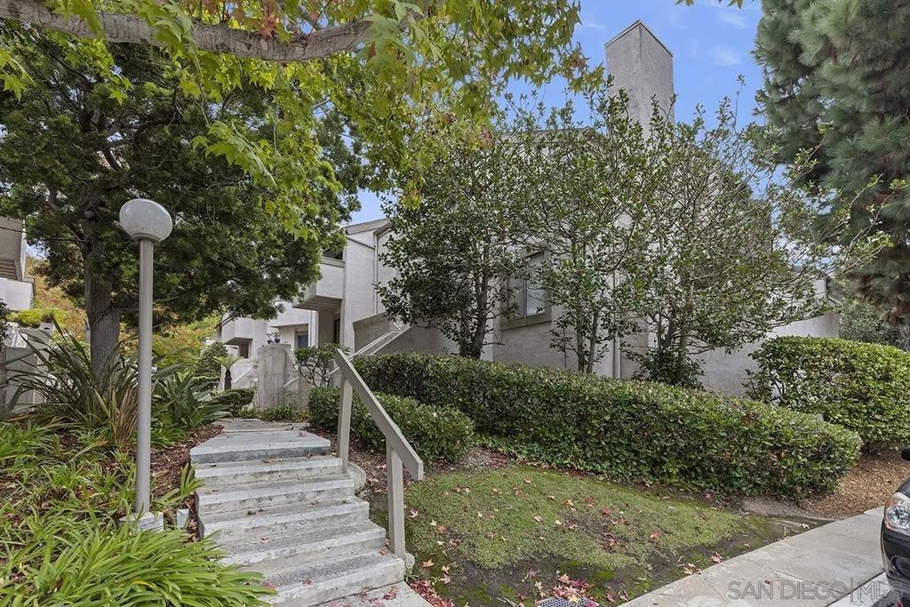 Photo of 8482 Via Sonoma #18, La Jolla, CA 92037 (MLS # 250041733)
