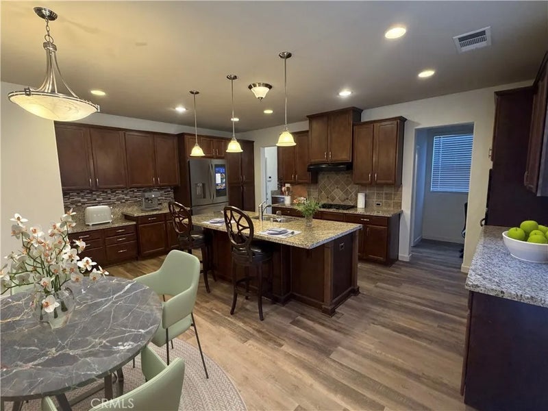 3826 Vine Maple