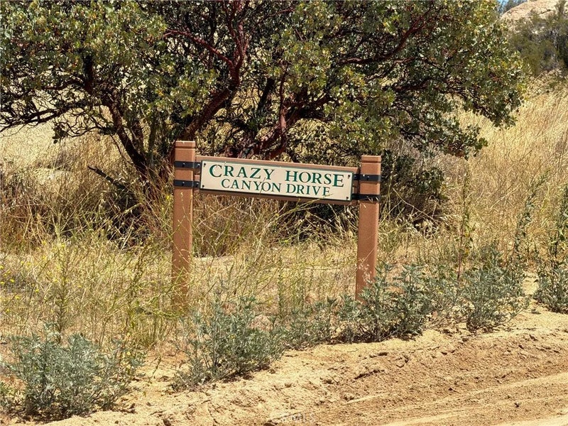 990 Crazy Horse Canyon