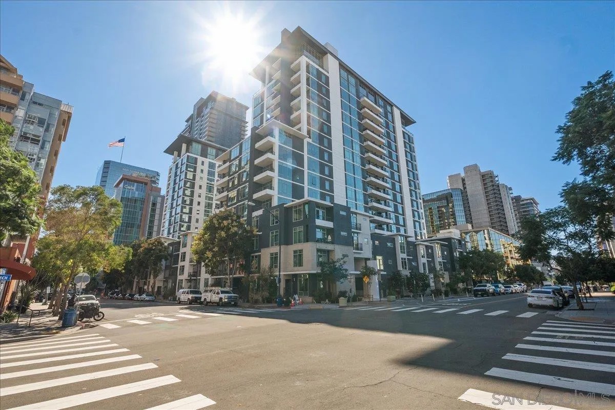 425 W Beech St 503