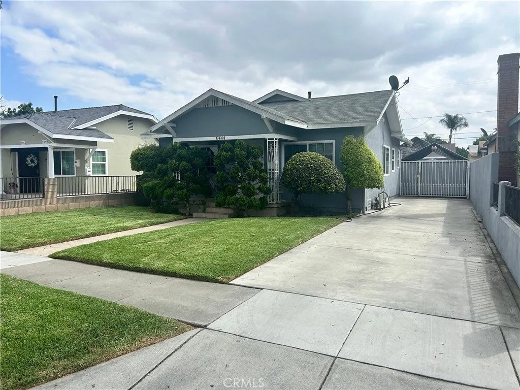 8444 San Luis