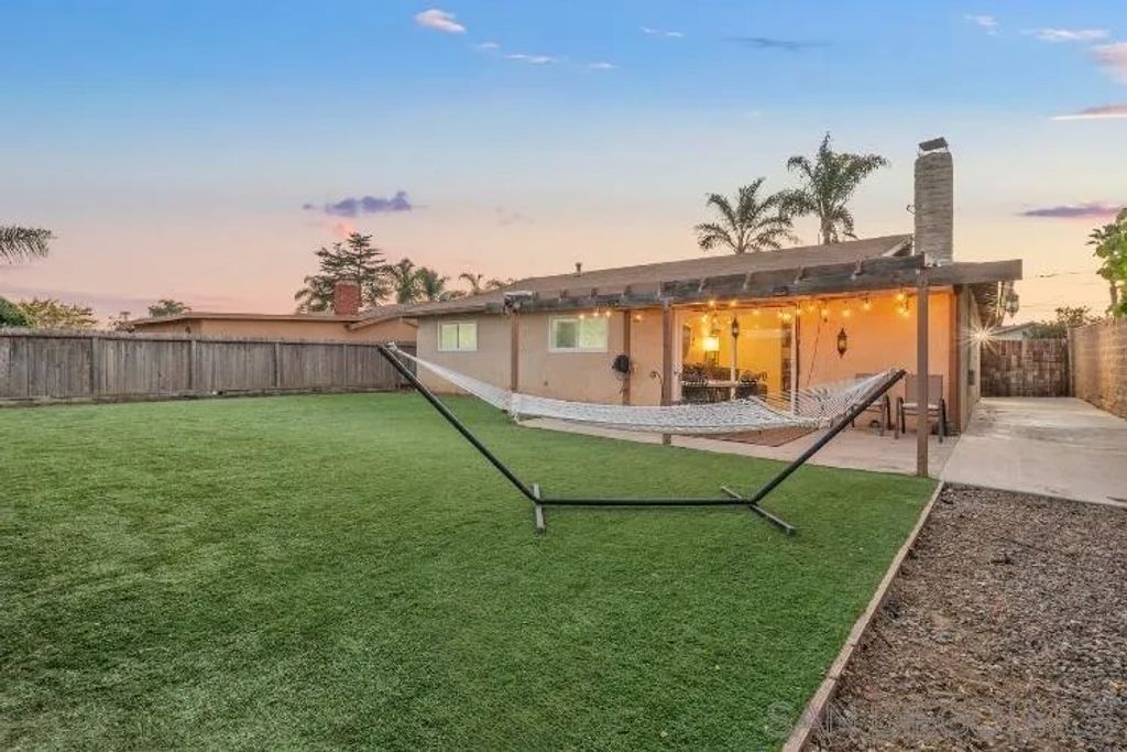 Photo of 436 W Redondo Way, Oceanside, CA 92057 (MLS # 260003488)