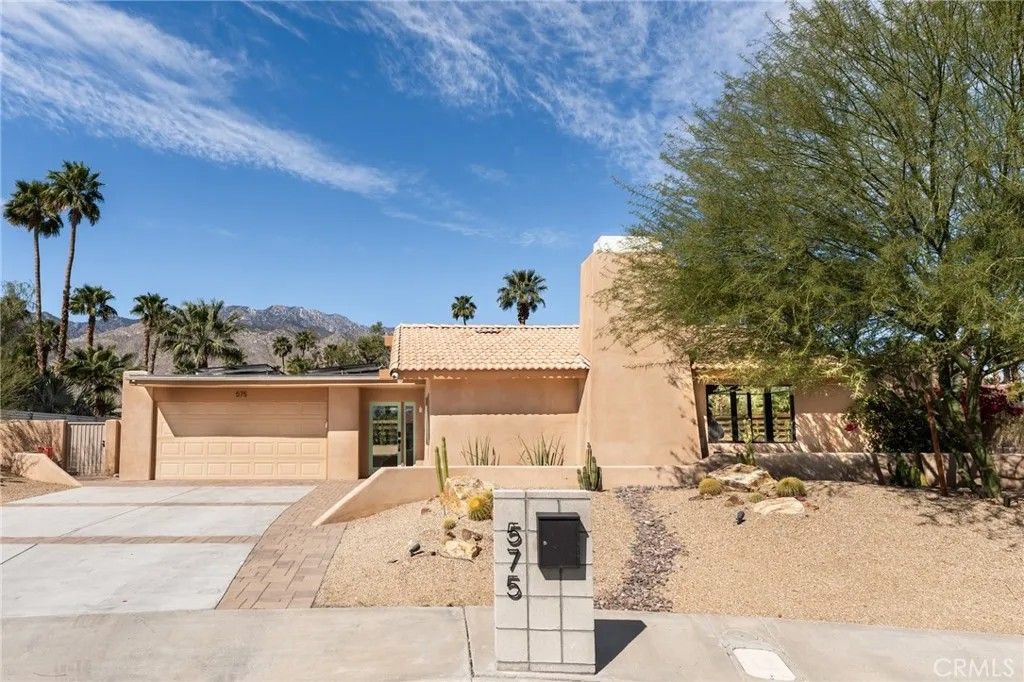 Photo of 575 N Burton Way, Palm Springs, CA 92262 (MLS # AR26033305)