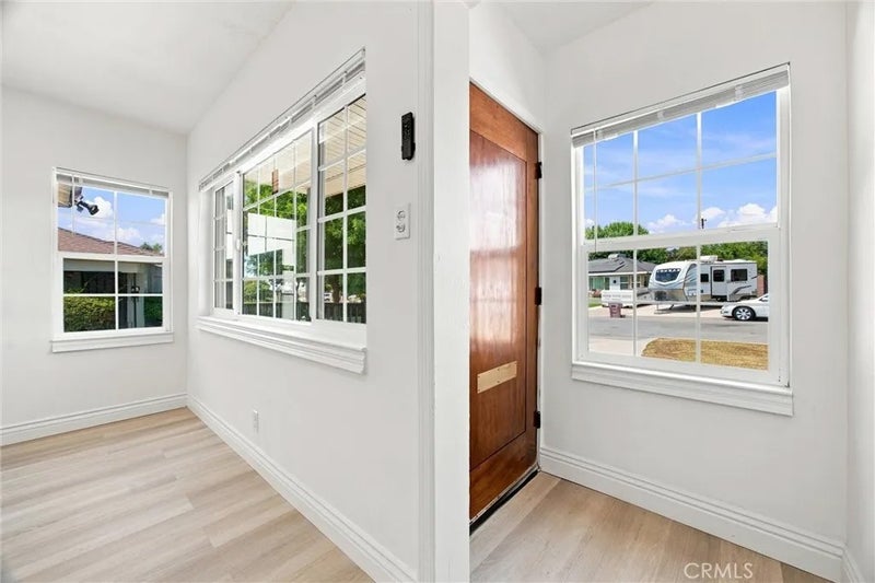 109 La Mesa