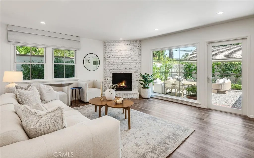 3308 Palos Verdes Drive North