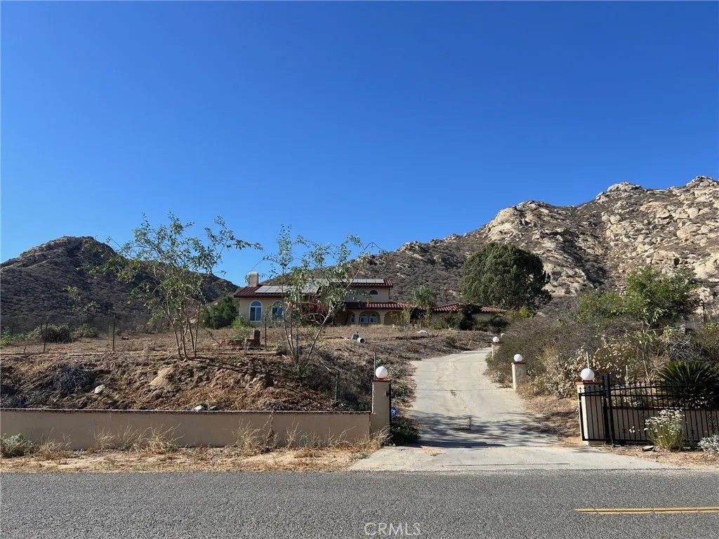 Photo of 2005 Mt Vernon Ave, Riverside, CA 92507 (MLS # AR26002804)