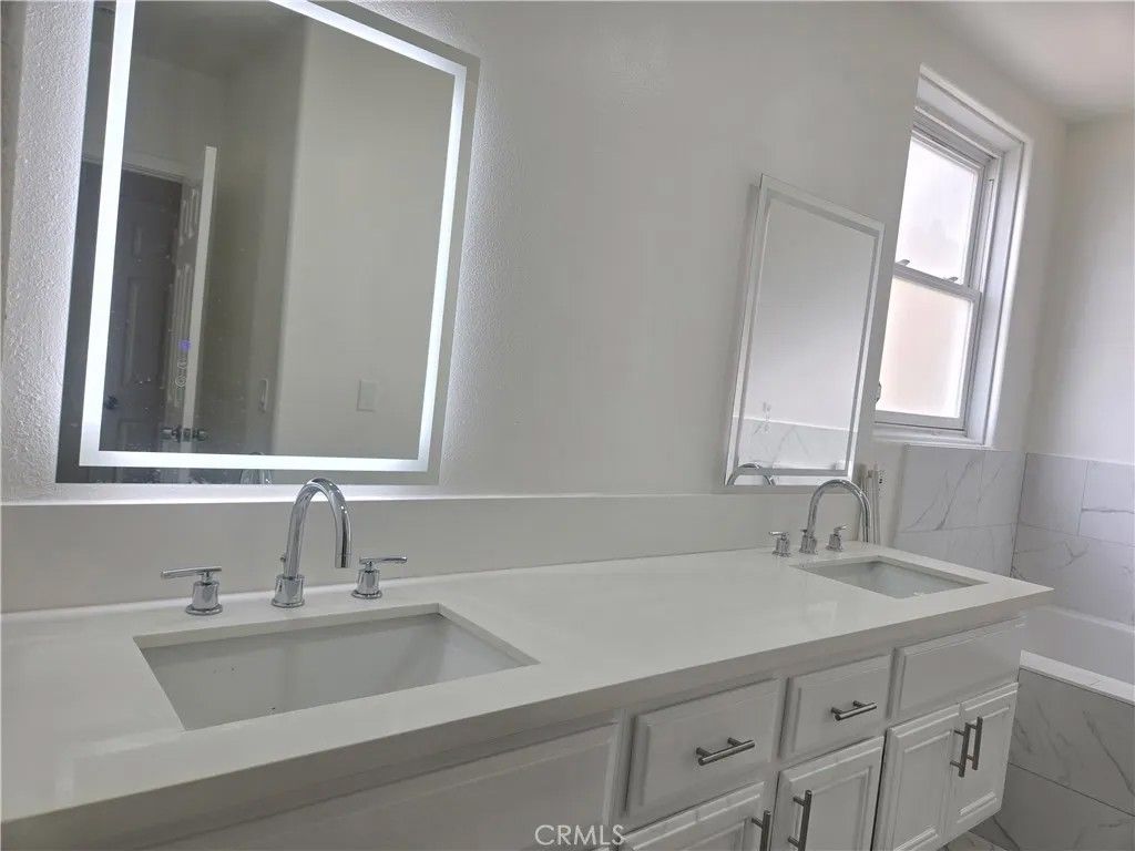 Photo of 25 15th Pl, Long Beach, CA 90802 (MLS # PW26061744)