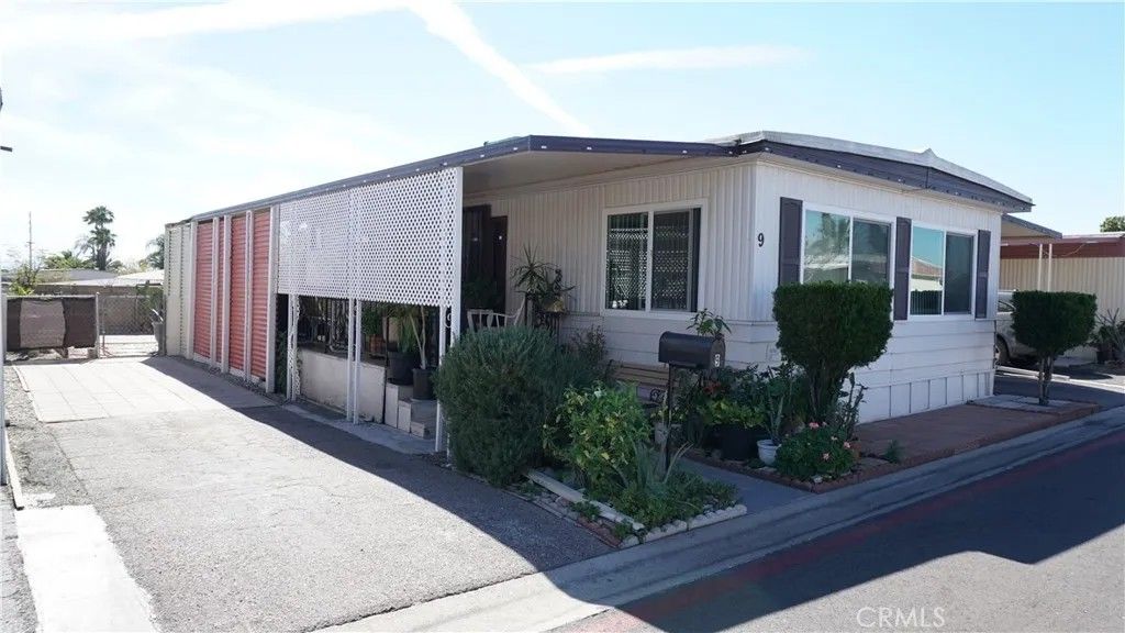 Photo of 1166 S Riverside Ave #9, Rialto, CA 92376 (MLS # CV26050105)