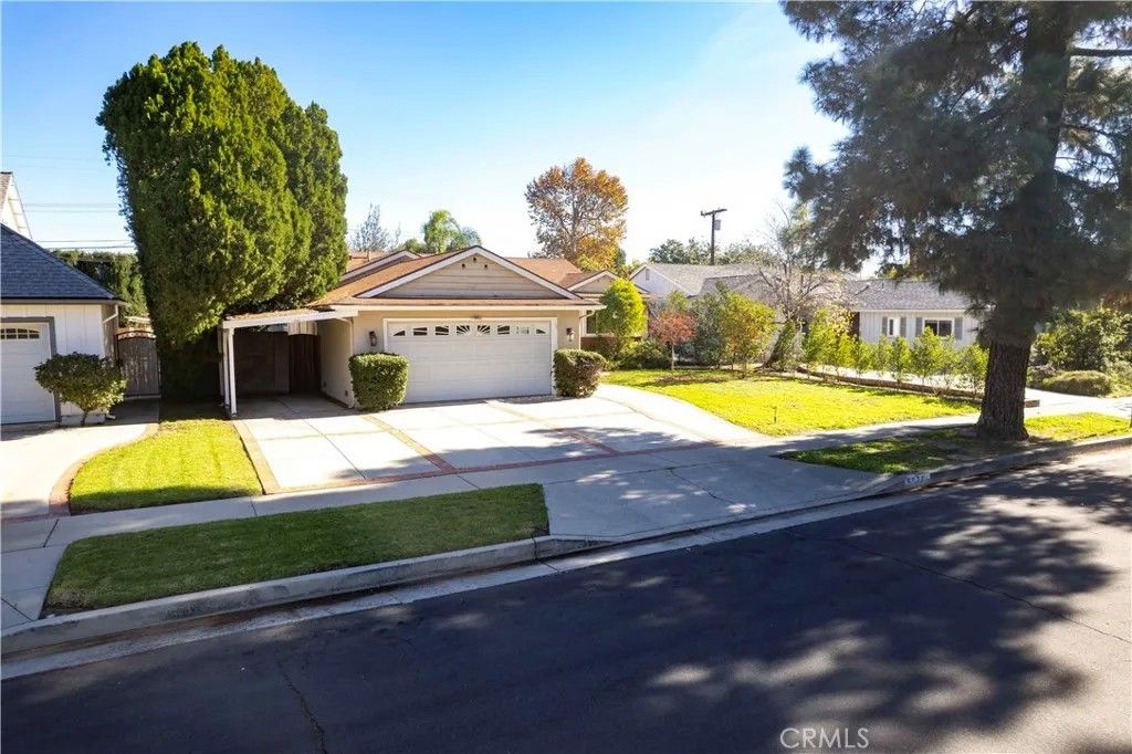 Photo of 6928 Bobbyboyar, West Hills, CA 91307 (MLS # IG25269210)