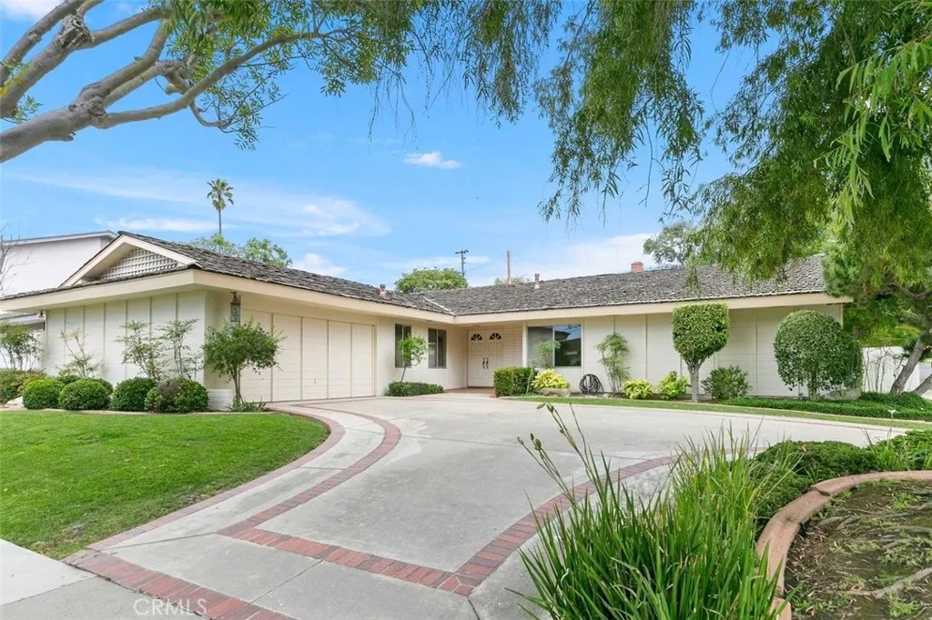 28720 Golden Meadow Drive