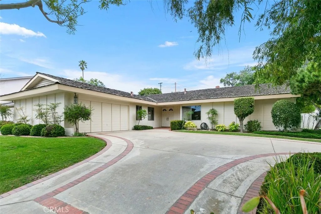 28720 Golden Meadow Drive