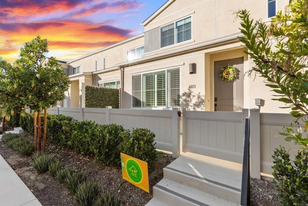 Photo of 323 Seedling Way, Fallbrook, CA 92028 (MLS # NDP2511635)