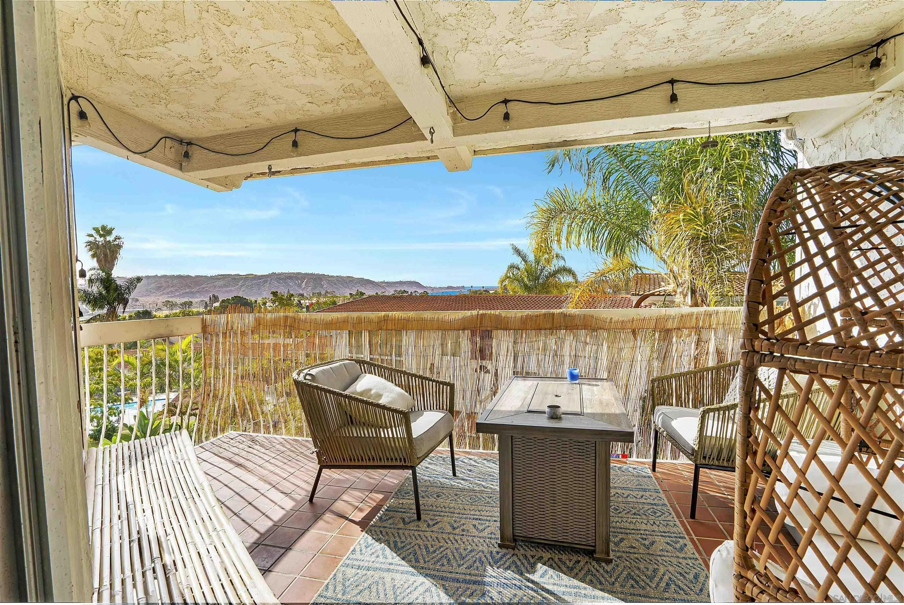 2311 Caringa Way