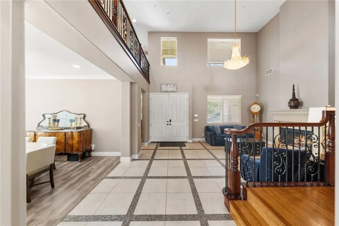 3715 Elderberry