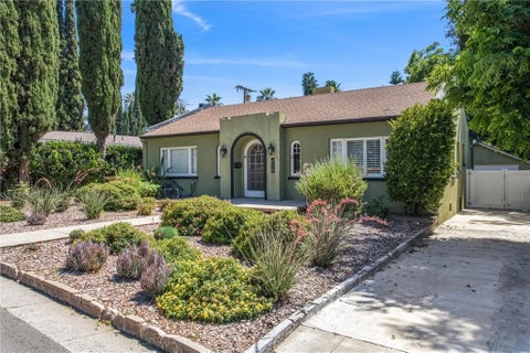 Tiny photo for 618 Cypress Circle, Redlands, CA 92373 (MLS # IG26207269)