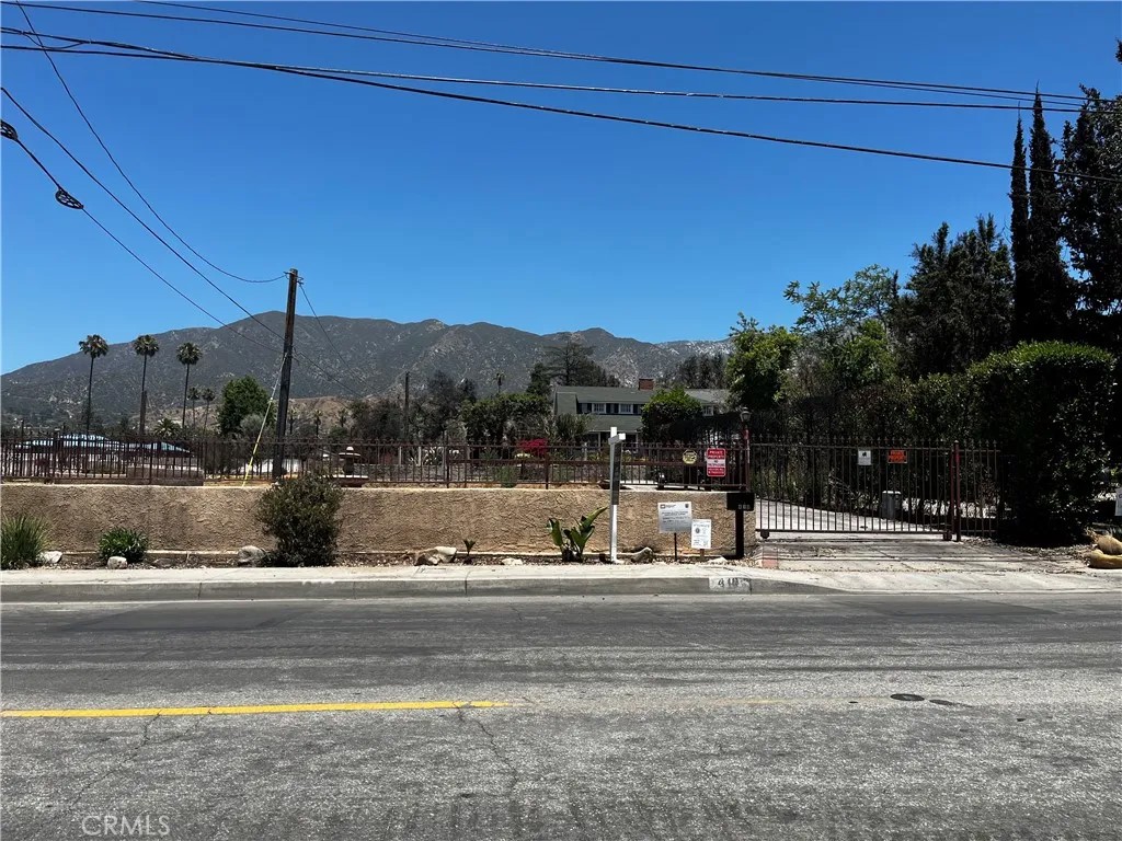419 W Altadena