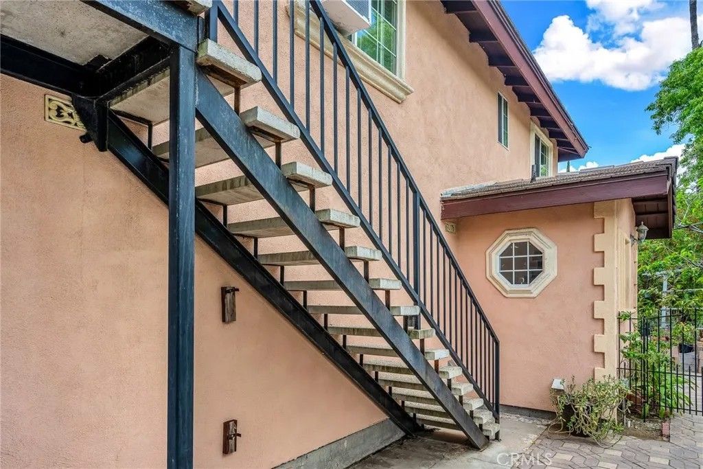 Photo of 8331 Joan Lane, West Hills, CA 91304 (MLS # SR26076992)