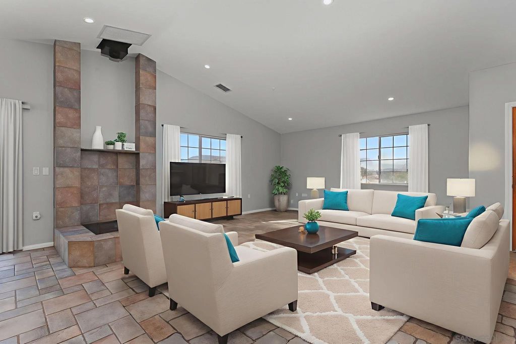 Photo of 9753 Shamrock Ln, Lakeside, CA 92040 (MLS # 250039301)