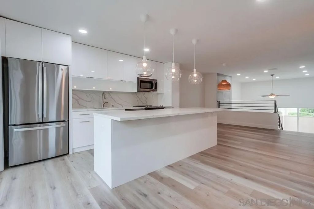 Photo of 3264 Caminito Eastbluff #106, La Jolla, CA 92037 (MLS # 250043807)