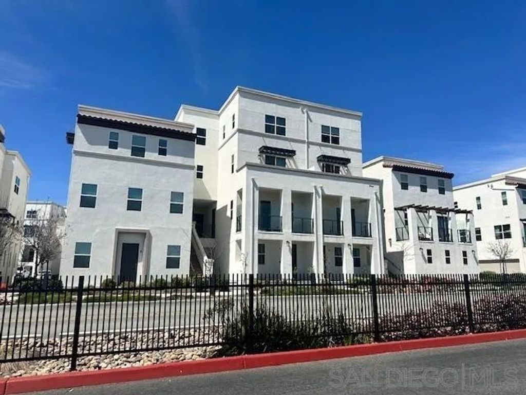 Photo of 2044 Luzon Ln 5 Ln, Chula Vista, CA 91915 (MLS # 260011897)