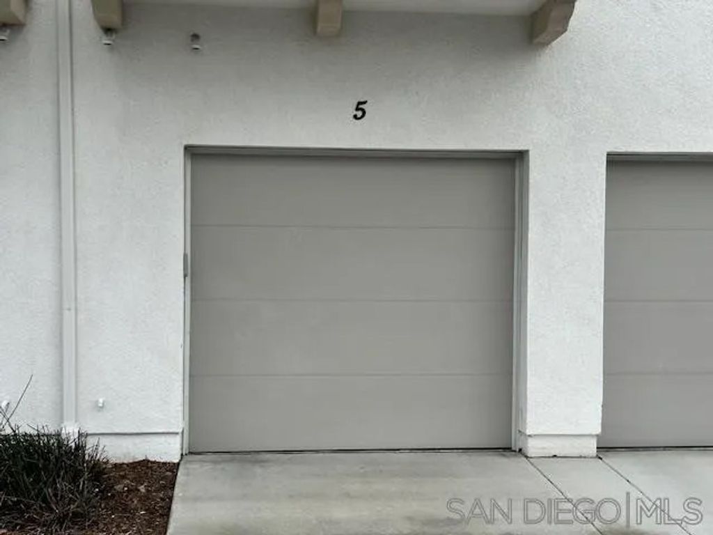 Photo of 2044 Luzon Ln 5 Ln, Chula Vista, CA 91915 (MLS # 260011897)