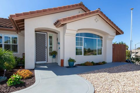 Tiny photo for 1935 Cresthaven Dr, Vista, CA 92084 (MLS # 250040858)