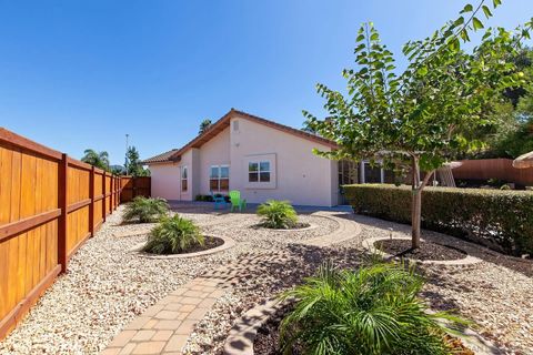 Tiny photo for 1935 Cresthaven Dr, Vista, CA 92084 (MLS # 250040858)