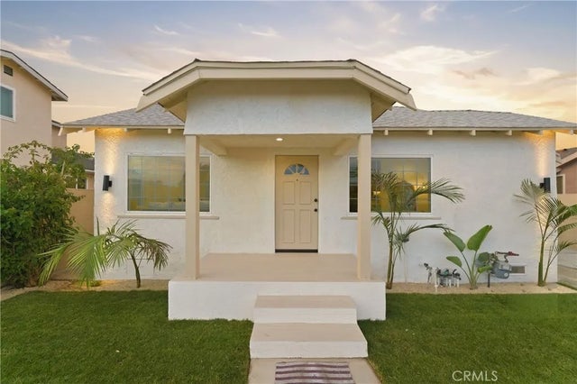 1111 W 98th Street, Los Angeles