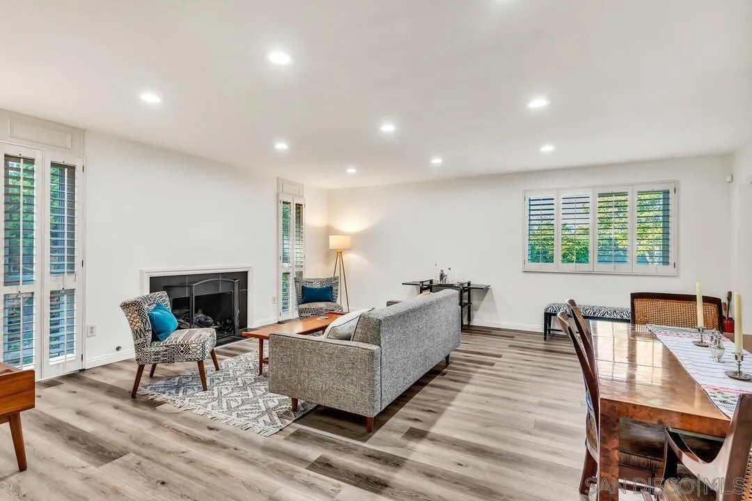 3017 Orleans E
