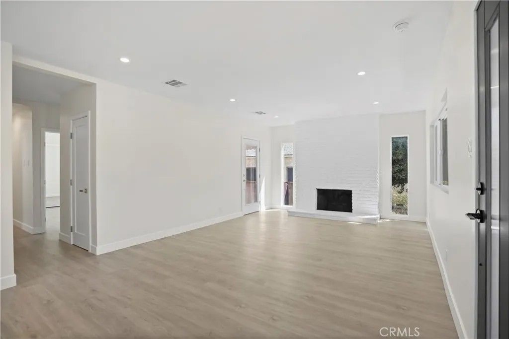 Photo of 1230 Spazier Ave, Glendale, CA 91201 (MLS # SR26010024)