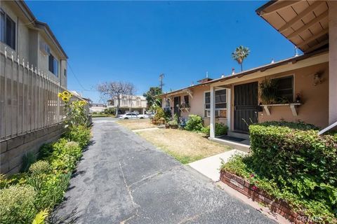 Tiny photo for 5238 Hermitage Ave, Valley Village, CA 91607 (MLS # IG26069395)