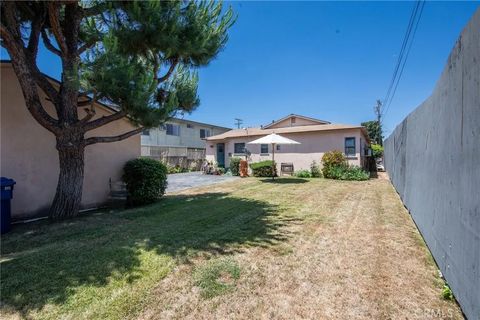 Tiny photo for 5238 Hermitage Ave, Valley Village, CA 91607 (MLS # IG26069395)