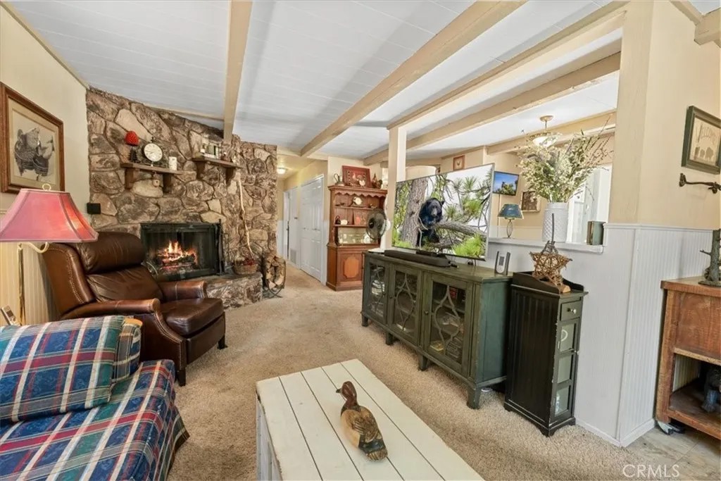 323 W Fairway Boulevard
