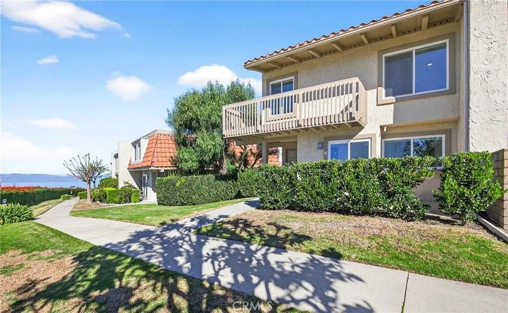 Photo of 25 Hilltop Cir, Rancho Palos Verdes, CA 90275 (MLS # SB26010424)