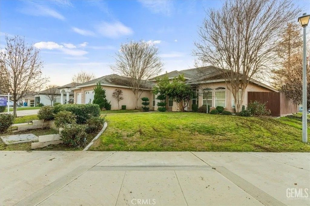 Photo of 1933 Kellie Marie St, Bakersfield, CA 93314 (MLS # SR26014460)