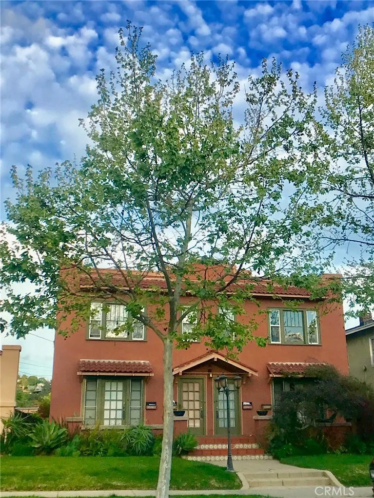 1546 Rosalia Road