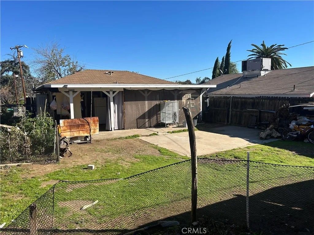 Photo of 17607 Mackay Ave, Lake Elsinore, CA 92530 (MLS # RS26011800)