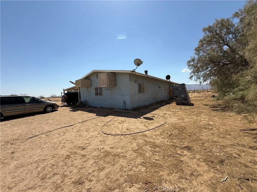 Photo of 41455 Coventry St, Newberry Springs, CA 92365 (MLS # SW25267626)