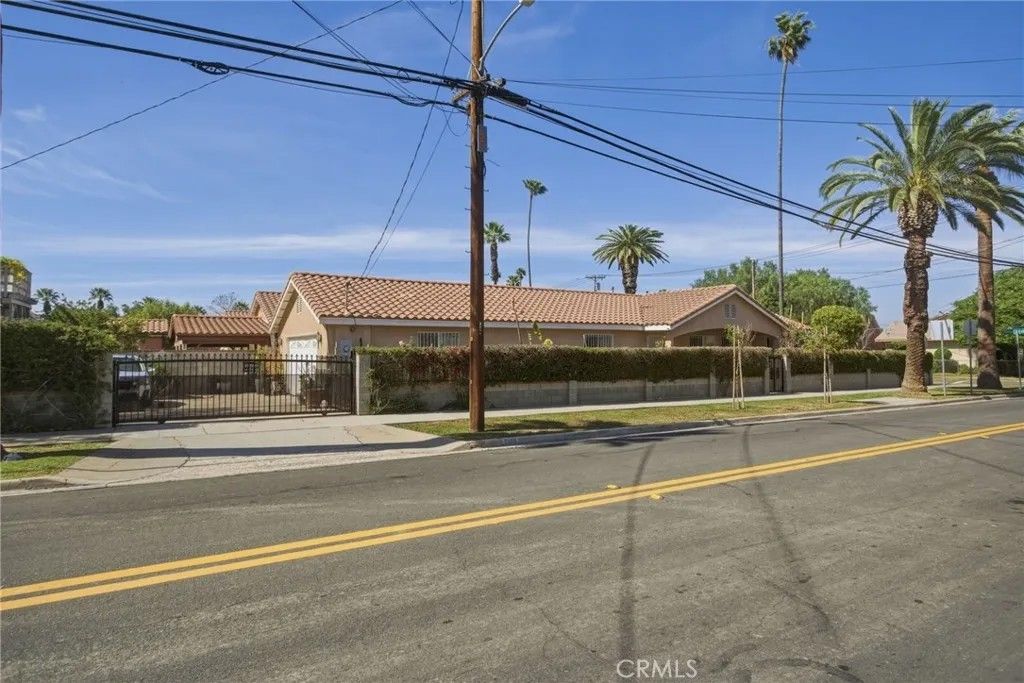 Photo of 2908 Prospect Ave, Riverside, CA 92507 (MLS # CV26063772)