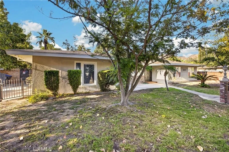 1742 E Foothill Dr.